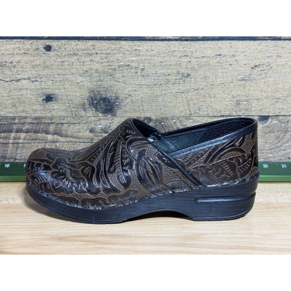 🔥RARE- Dansko Pro Antique Tooled Nursing Doctor Shoes Women’s Size 8-8.5